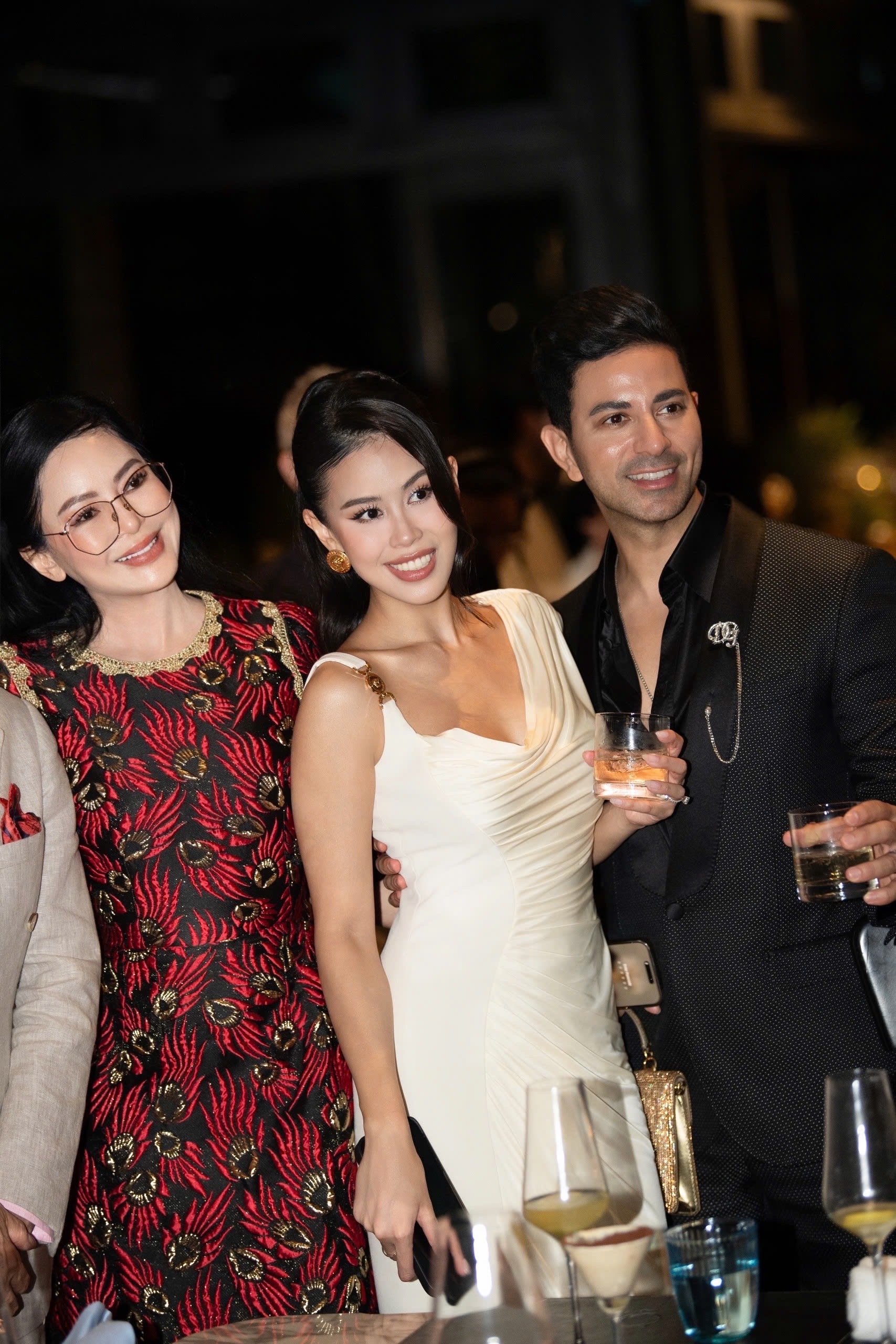 Điều phu nhân tỷ phú Johnathan Hạnh Nguyễn chỉ làm trong đám cưới ái nữ, 2 con dâu không có đặc quyền này!- Ảnh 10.