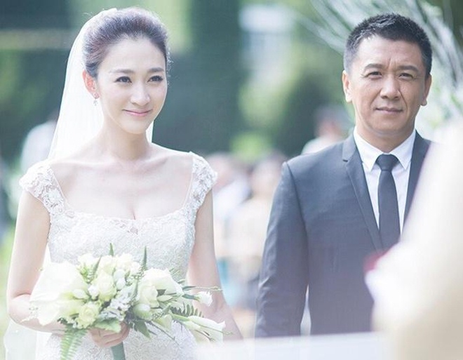 Lắc đầu ngao ngán sao nữ xinh đẹp khổ trăm đường vì yêu cuối cùng làm tổn thương kẻ khác- Ảnh 5. Lắc đầu ngao ngán sao nữ xinh đẹp khổ trăm đường vì yêu cuối cùng làm tổn thương kẻ khác- Ảnh 5.