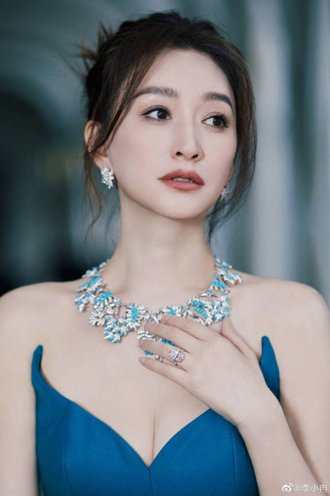 Lắc đầu ngao ngán sao nữ xinh đẹp khổ trăm đường vì yêu cuối cùng làm tổn thương kẻ khác- Ảnh 1. Lắc đầu ngao ngán sao nữ xinh đẹp khổ trăm đường vì yêu cuối cùng làm tổn thương kẻ khác- Ảnh 1.