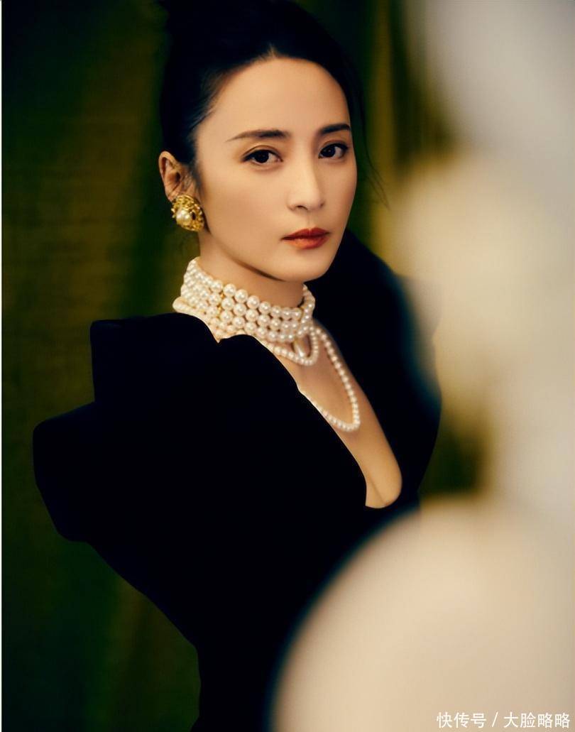 “Đệ nhất mỹ nhân” bị trợ lý mắng như con, đói đến mức phải vét đáy nồi, ăn quýt cả vỏ- Ảnh 5. “Đệ nhất mỹ nhân” bị trợ lý mắng như con, đói đến mức phải vét đáy nồi, ăn quýt cả vỏ- Ảnh 5.