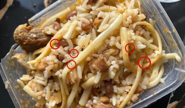 Bị cấm gặp bạn trai, cô gái 17 tuổi rắc thuốc diệt chuột vào bữa tối của bố mẹ- Ảnh 1.