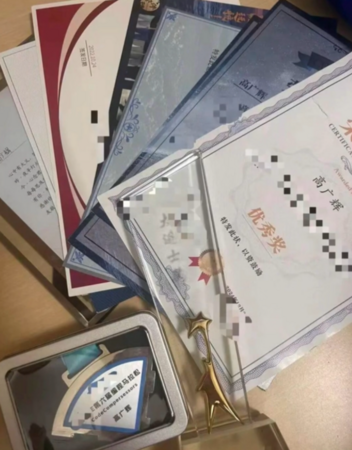 Mang cả laptop vào bệnh viện, nam lập trình viên 32 tuổi đột tử, sau khi qua đời vẫn bị giao việc- Ảnh 2.