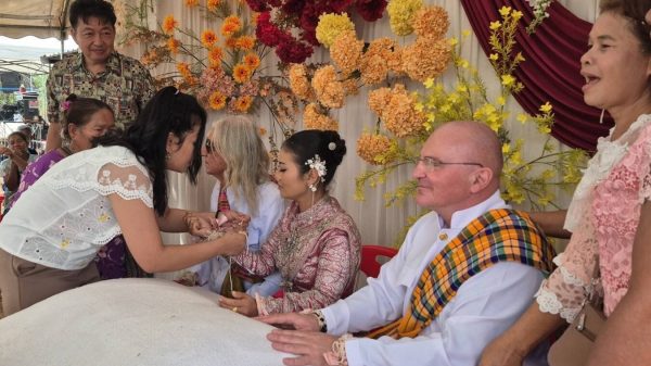 Người phụ nữ cưới 2 chú rể trong cùng một ngày dam cuoi2 17724189296342083390139 1772438138293 17724381386081841059116