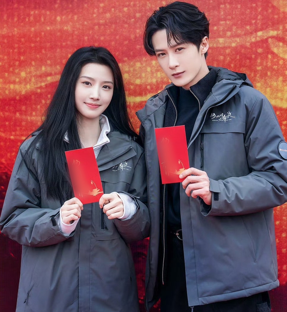 Quá nể phim Trung Quốc chưa chiếu đã có độ hot tăng 1253%, nam chính đẹp đến mức 18.000 người xếp hàng để gặp mặt- Ảnh 9.