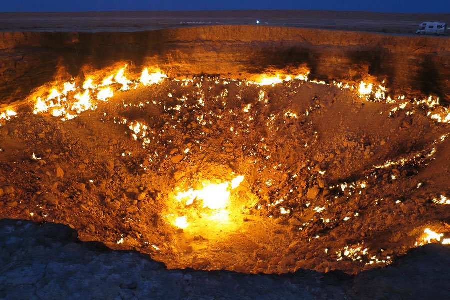 "Cổng địa ngục" nằm ở đâu? darvaza gas crater 17720037269641932264328 1772028698628 17720286988641035097640