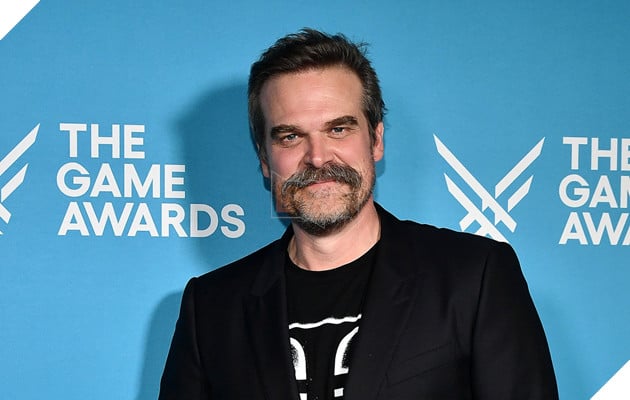 David Harbour Rut Khoi Phim Cua Pedro Pascal Sau Stranger Things Hình ảnh về nam diễn viên David Harbour.