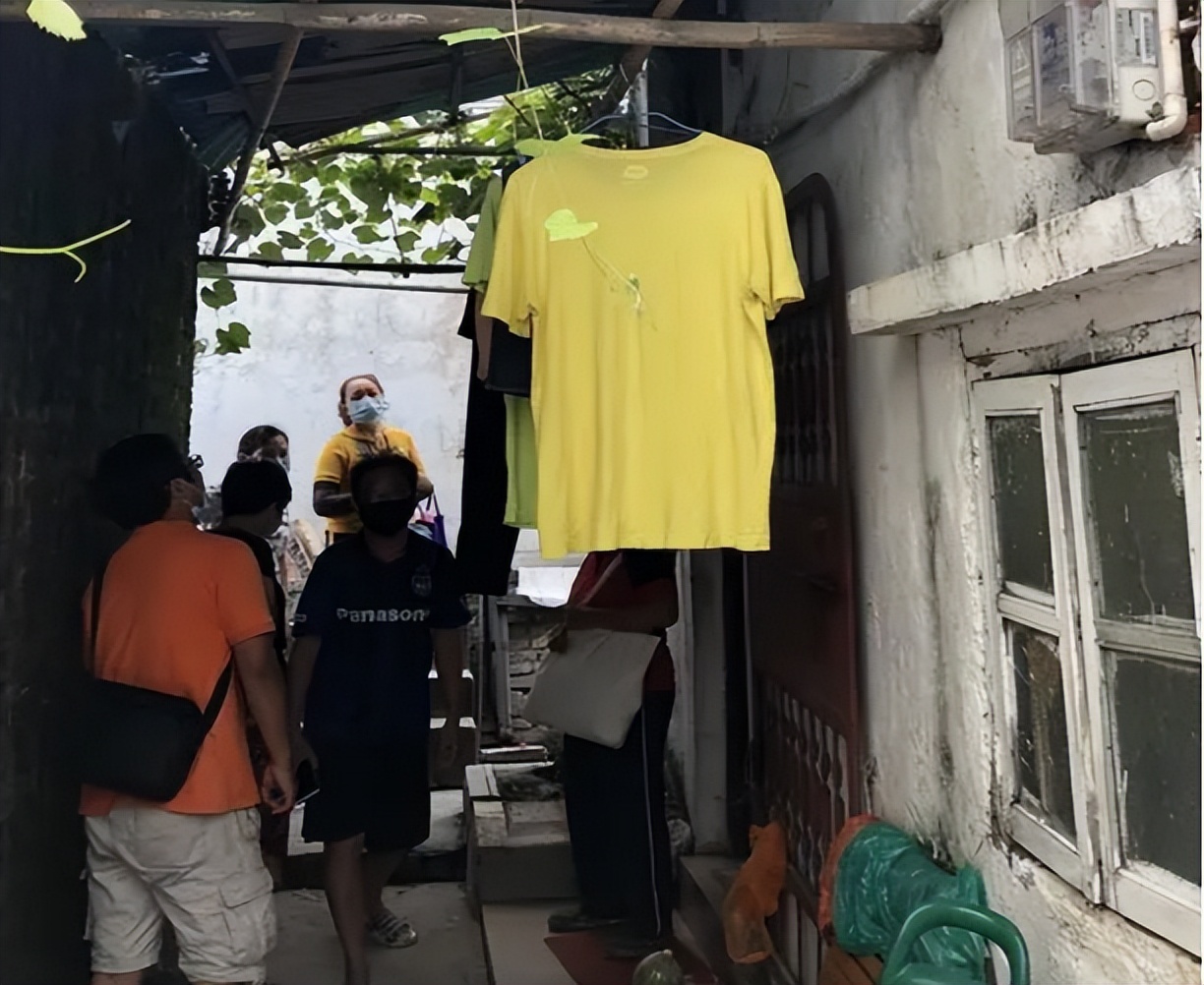 Từng cố thủ 10 năm để đòi 56 tỷ đồng đền bù đất, chủ căn nhà 30m² giờ bật khóc thừa nhận: “Tôi chỉ muốn thoát khỏi nơi này”- Ảnh 3.