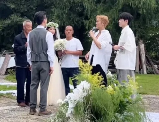 Sự hết thời của 1 Anh Trai Chông Gai: Từng khiến con gái đại gia điên đảo, giờ về quê đi hát đám cưới dạo- Ảnh 11.