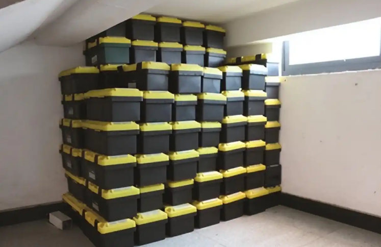 Phát hiện người đàn ông có hơn 261 tỷ đồng “tiền mặt” nhưng không dám tiêu, phải bán nhà, bán xe để trang trải cuộc sống- Ảnh 1. Phát hiện người đàn ông có hơn 261 tỷ đồng “tiền mặt” nhưng không dám tiêu, phải bán nhà, bán xe để trang trải cuộc sống- Ảnh 1.