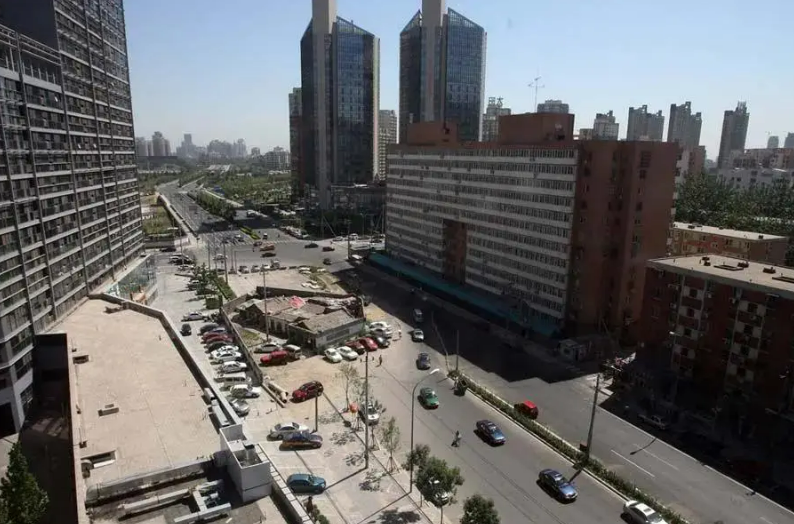 Chủ căn nhà 153m² từ chối hơn 3,1 tỷ đồng tiền đền bù, kiên quyết không di dời còn tuyên bố: “Phải trả 9,3 tỷ cùng 1 căn 3 phòng ngủ mới xứng đáng”- Ảnh 2.