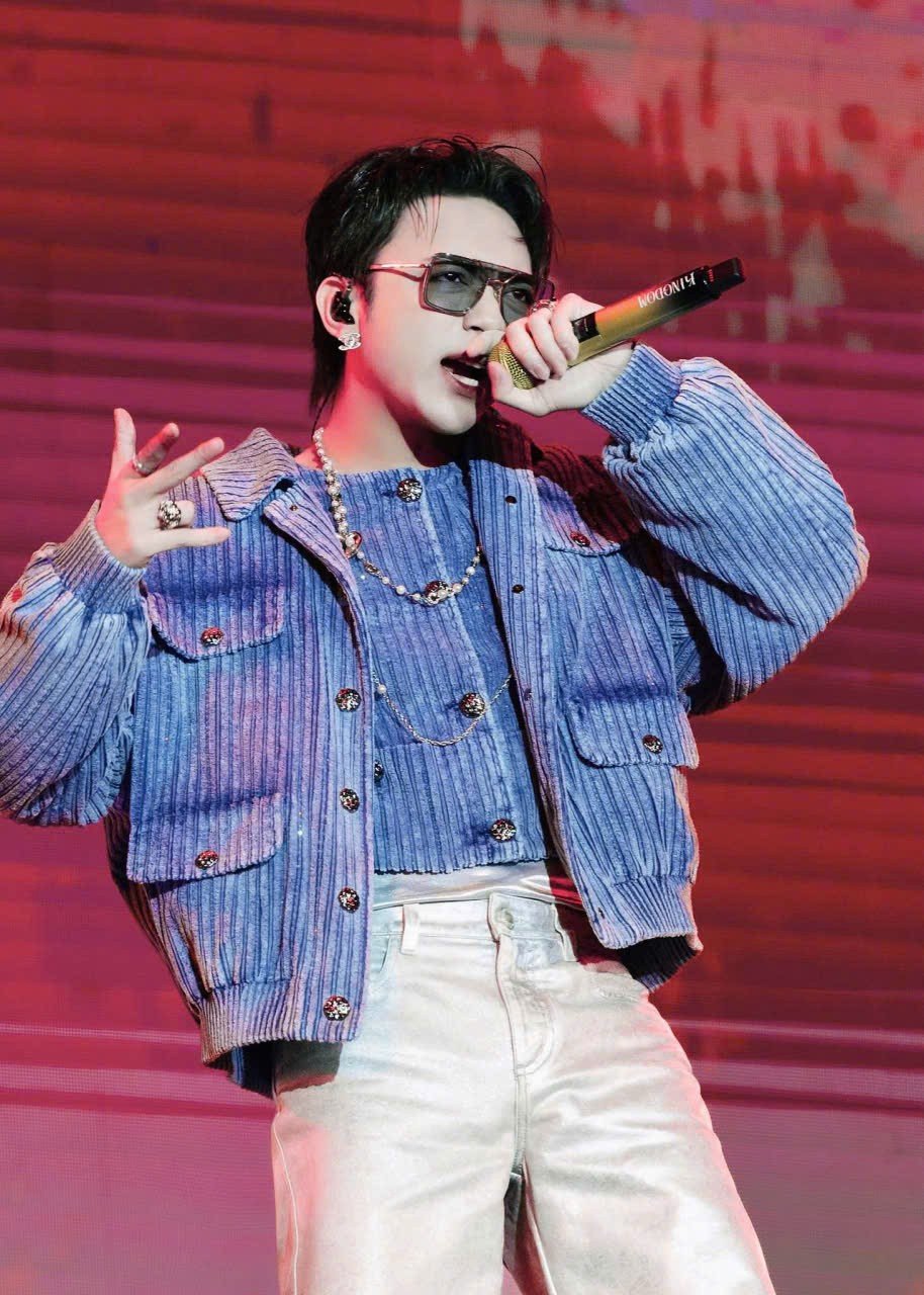 Miyuna - quán quân chương trình Sing! Asia 2025 và nhóm nhạc One Or Eight (ảnh trên) sang Việt Nam biểu diễn, đối đầu Phương Mỹ Chi, Soobin Hoàng Sơn.