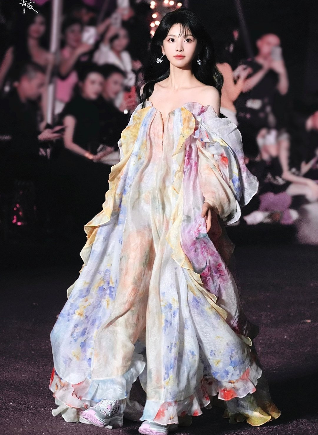 Nữ thần vượt qua Lưu Diệc Phi- Ảnh 4.