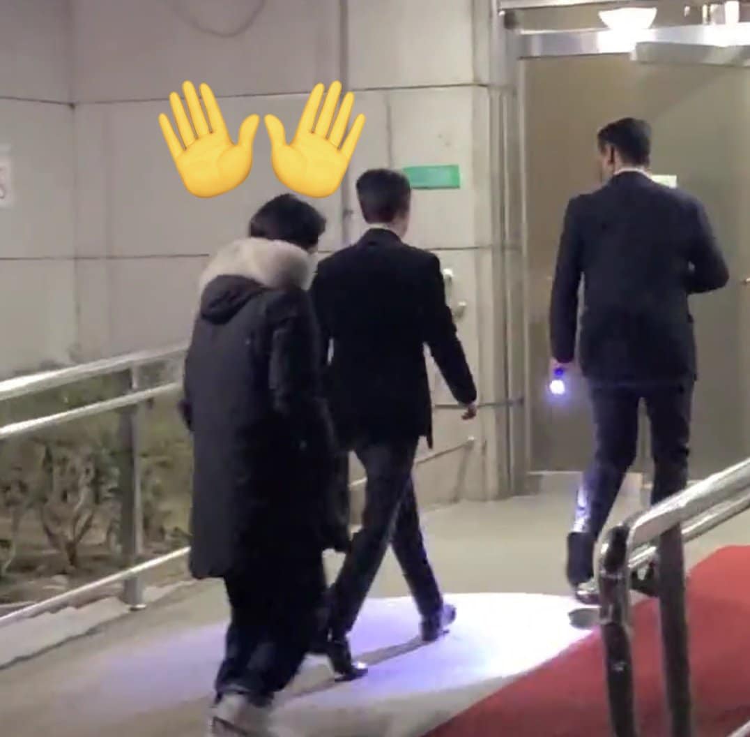 Sốc: Ca sĩ hạng S bị tố làm nhân tình cho đại gia, cùng người yêu làm màu ở đêm từ thiện không biết ngượng- Ảnh 1.