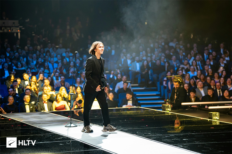 ZywOo, Team Vitality và donk tỏa sáng rực rỡ tại HLTV Awards 2025 donk 1