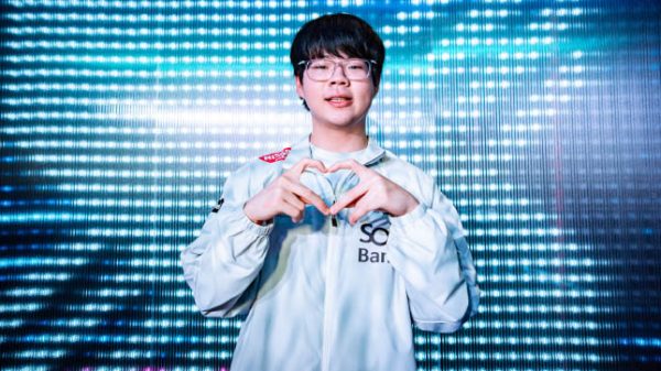 DRX nhá hàng Roadshow tại Việt Nam khiến người hâm mộ phấn khích drx roadshow thumbjpg