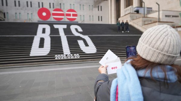 260.000 người chờ gặp BTS e09d52910c51820fdb40 1772011079014 17720110809431704111693