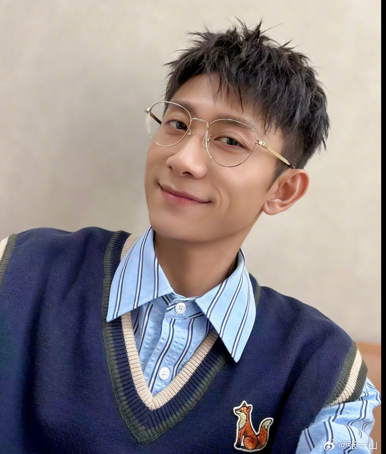 Địa chấn Cbiz đầu năm: Hot girl