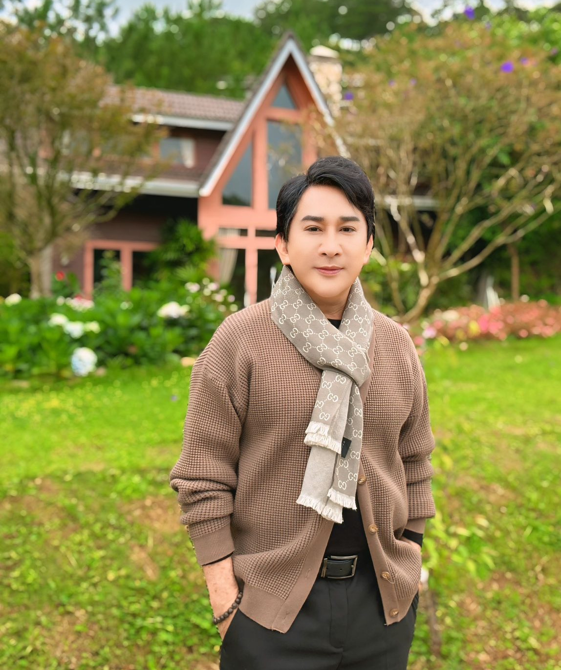 “Ông hoàng cải lương” tuổi ngựa từng có 1000 cây vàng, tuổi 60 sống bên vợ 3 trong biệt thự ở TP.HCM- Ảnh 3.