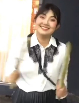 Phát sợ với cơ thể gầy trơ xương, héo mòn của con gái