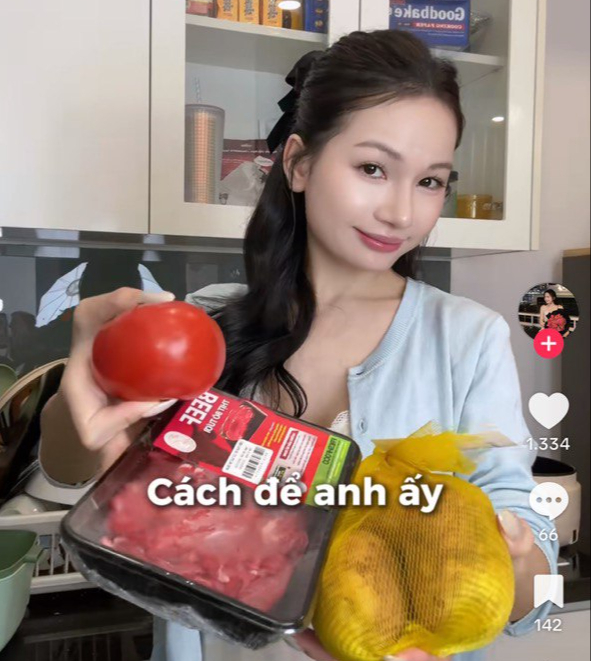 Diện đầm sexy, nữ trợ lý hot nhất cõi mạng lên video hé lộ bí quyết để được