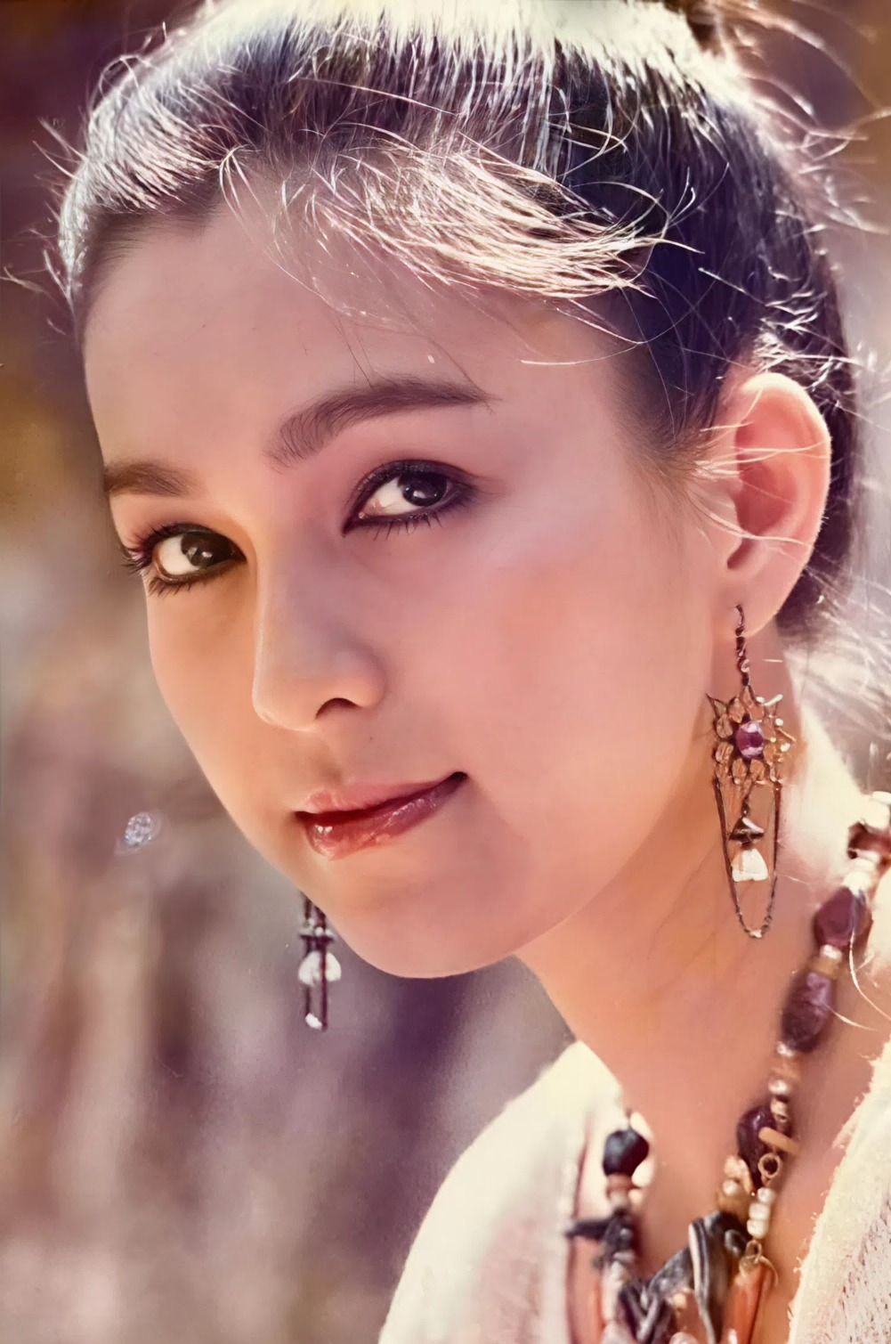 Mỹ nhân được đại gia yêu say đắm suốt 32 năm, tặng biệt thự hoành tráng, nhẫn kim cương- Ảnh 1.