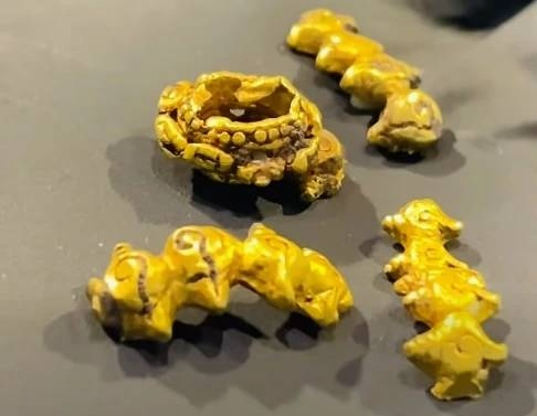 Nhặt được vàng khi đi đánh cá, ngư dân mang đi kiểm tra thì sốc nặng- Ảnh 1.