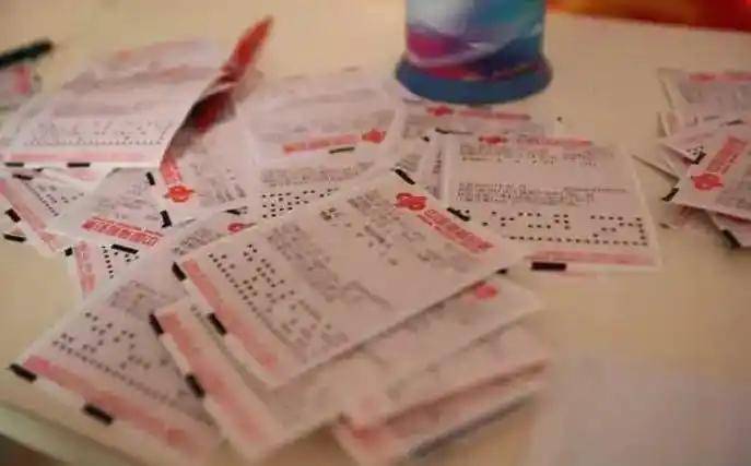 Người đàn ông trúng xổ số 28 tỷ đồng, đi đổi thưởng thì bị từ chối, đại lý thông báo: