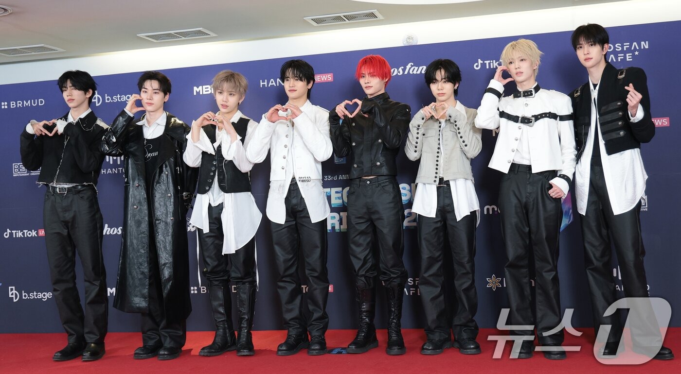 Thảm đỏ Hanteo Music Awards 2026: Tiffany (SNSD) rạng rỡ xinh hút hồn, át hết dàn mỹ nhân đàn em- Ảnh 26.