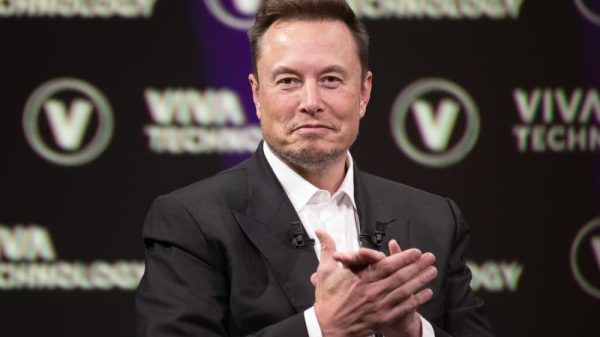 Elon Musk cảnh báo nước Mỹ nguy cơ 'phá sản 1.000%' elon musk 1770613539357 17706135397341146605015