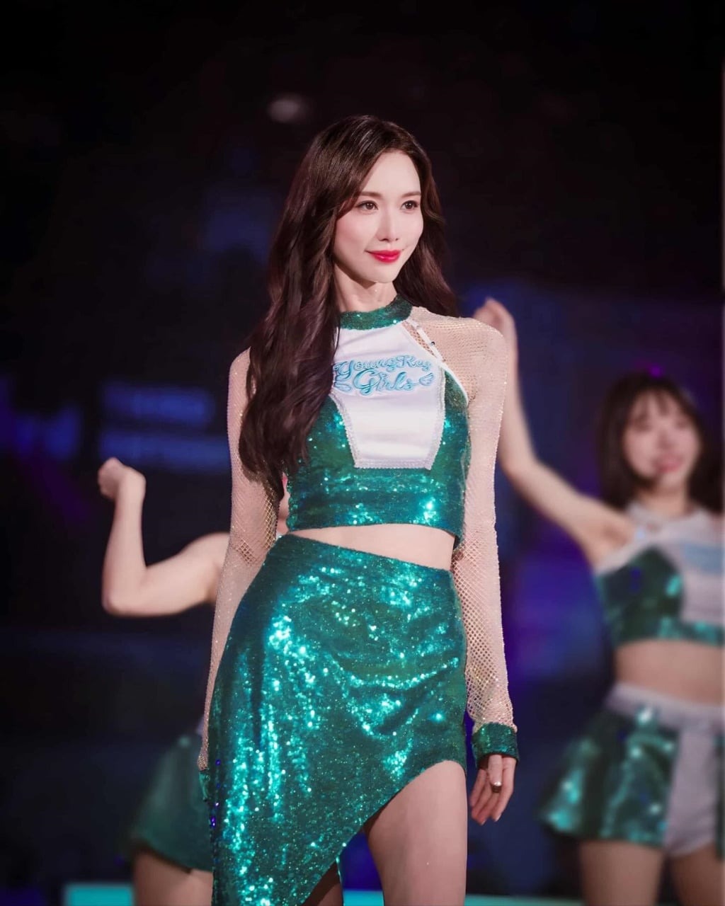 Ở đâu ra mỹ nhân 51 tuổi vẫn như gái 21 thế này: Nhan sắc thượng hạng 5 sao, body mướt mượt sướng cả mắt- Ảnh 7.