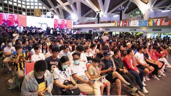 SEA Games 33: Đông Đảo Khán Giả Việt Nam Đến Cổ Vũ Cho Free Fire Và Liên Quân Mobile ene6179 udxcjpg