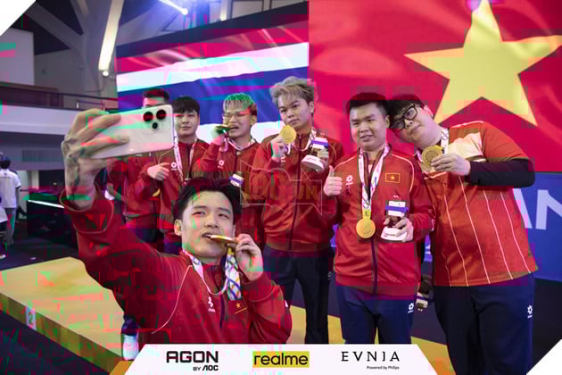 SEA Games 33: VĐV Liên Quân Mobile Huy Hoàng Chia Sẻ Niềm Vui Đoạt Huy Chương Vàng