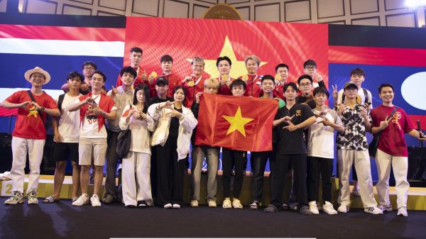 SEA Games 33: Hàng Trăm Khán Giả Đến Theo Dõi Đại Chiến Liên Quân Mobile Việt Thái ene6671 kjtkjpg