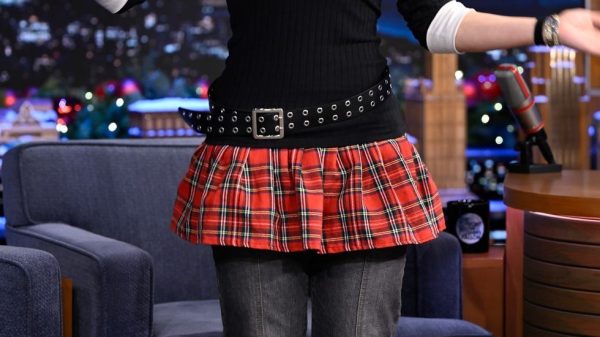 Dung mạo 'thiên thần băng' nổi loạn giúp Mỹ giải cơn khát vàng episode 2230 pictured figure ska 1771835343407 17718353435971384092173