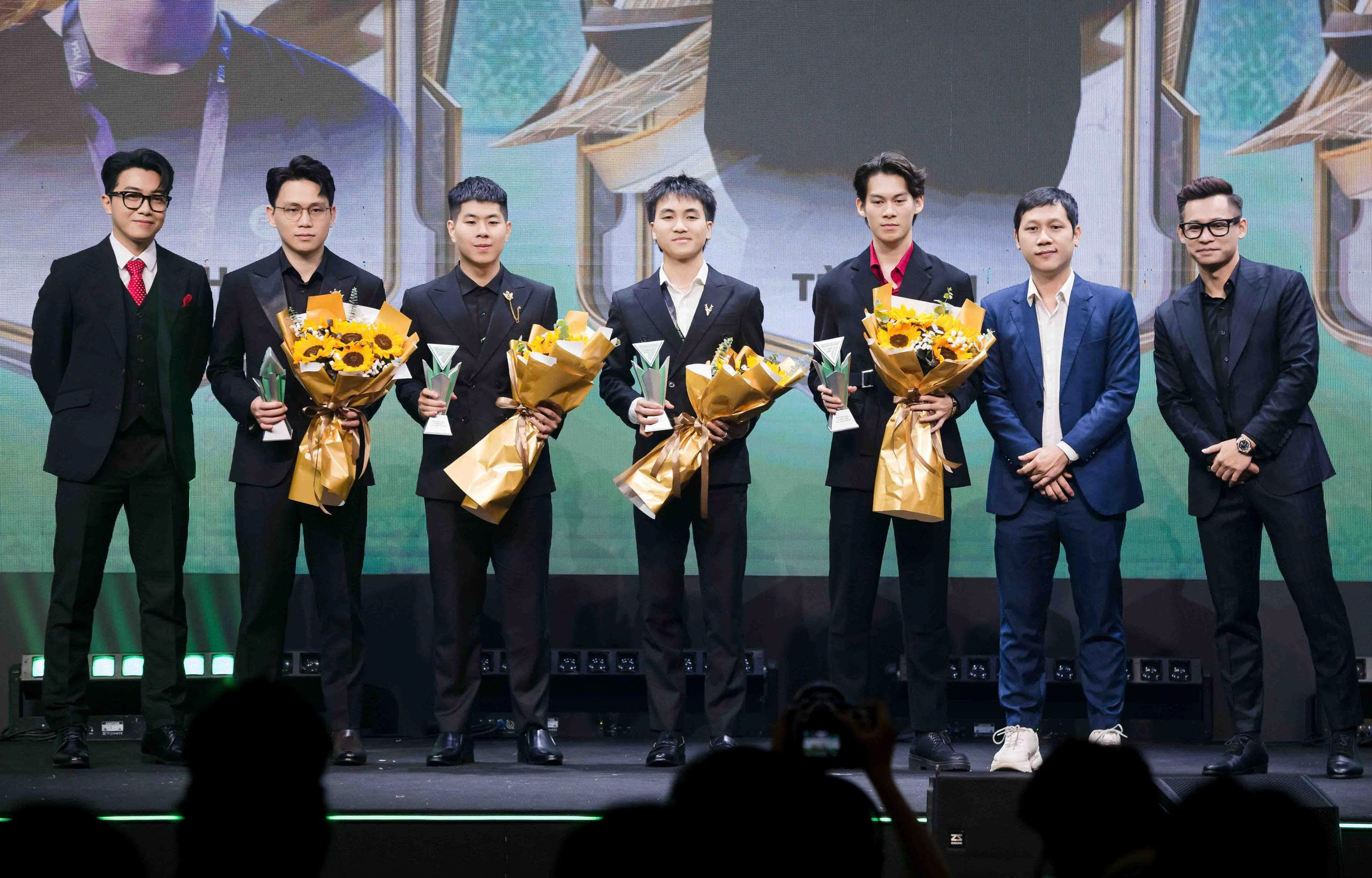 Toàn cảnh FC Online Year-End Gala 2025: Vinh danh 20 hạng mục xuất sắc nhất epo 310126 fcoline201