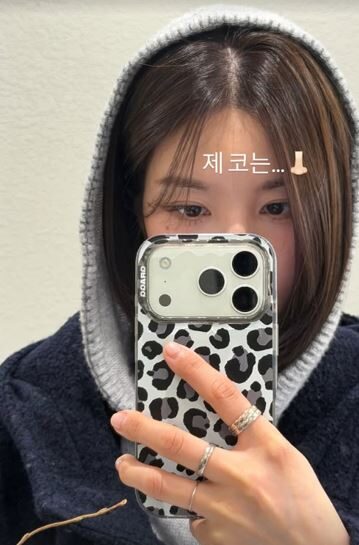 Nữ thần Waterbomb che mũi vì