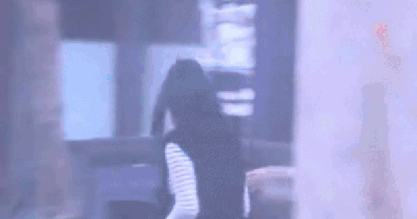 Nữ diễn viên bị ghét nhất showbiz sắp đón con thứ 2 ezgif 26d14371775aba56 1770945083281755616838 0 0 209 399 crop 1770945092779422205221gifpng