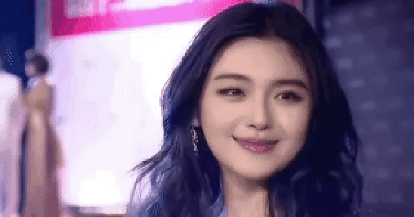 Từ Hy Viên lúc sinh thời phải nuôi cả nhà em gái, cung phụng là vậy vẫn không được mẹ thương? ezgif 40c3b2f1c7793ed5 17691357909271331639895 0 0 168 320 crop 17691357992051121314944gifpng