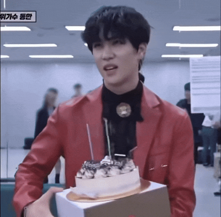 42 triệu người xem cả dàn sao thi nhau làm rơi bánh kem, bóc trần mục đích sau hành động khó hiểu?- Ảnh 4.