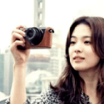 Song Hye Kyo cũng có ngày bị gắn mác "thảm họa thời trang” ezgif 4aefe16452832ba5 17656729776711954444003 0 0 168 320 crop 1765673277911134667885gifpng