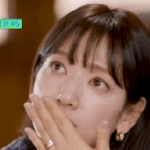 Park Shin Hye suy sụp bật khóc trên sóng truyền hình, chuyện tồi tệ gì đã xảy ra? ezgif 54ab3e4b784471f5 17690576559642002676630 0 0 168 320 crop 1769057662751787409542gifpng