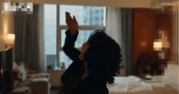 “Đệ nhất mỹ nhân” bị trợ lý mắng như con, đói đến mức phải vét đáy nồi, ăn quýt cả vỏ ezgif 56f063691efd3b42 1766121247899241507558 0 0 168 320 crop 1766121257052621732409gifpng