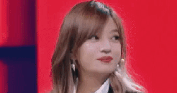 Triệu Vy được cô con gái 15 tuổi cứu ezgif 587a67f3fcdacd7c 17661211405181861187434 21 0 189 320 crop 17661211510361606766811gifpng