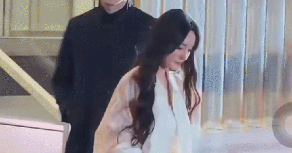 Dương Mịch sao lại bị đối xử thế này? ezgif 588478e5c3533152 17722786970981915963256 0 0 388 742 crop 17722787178012094906287gifpng