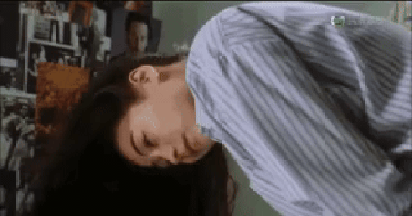 Trương Bá Chi mắc bệnh trầm cảm vì Tạ Đình Phong - Vương Phi tái hợp 29 Trương Bá Chi mắc bệnh trầm cảm vì Tạ Đình Phong - Vương Phi tái hợp ezgif 70562d1c56abab25 17702543585972124305930 0 0 168 320 crop 17702543683591016135525gifpng