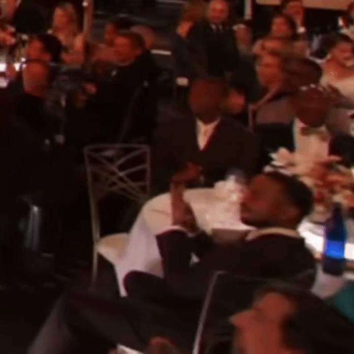 ezgif-733e6fbefdbac633-1768384566757653630679-1768445035053-17684450427871124313686 "Bắt gọn" tài tử say đắm ngắm Lisa ở Quả Cầu Vàng, bạn trai tỷ phú đã có đối thủ rồi? ezgif 733e6fbefdbac633 1768384566757653630679 1768445035053 17684450427871124313686