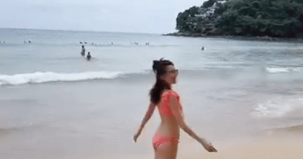 Nàng hậu đáng thương nhất năm 2026: Hạ mình bán hàng rong cứu bạn đại gia bể nợ, giờ bị ruồng bỏ không thương tiếc ezgif 7b46a0907ec5272a 1767326688955990566770 407 0 826 800 crop 176732673082660062345gifpng