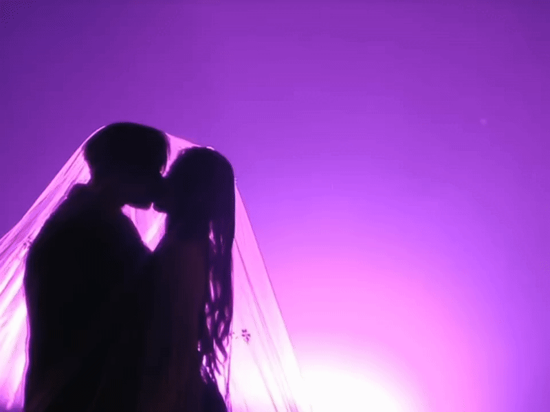 Hot nhất đêm countdown: Anh sếp và nàng thơ gen Z khóa môi đắm đuối chiếm sóng cả cõi mạng- Ảnh 1.