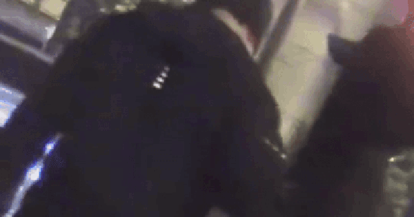 "Tóm gọn" cặp diễn viên 96-98 hẹn hò tình tứ ở khách sạn, showbiz lại có couple phim giả tình thật! 29 "Tóm gọn" cặp diễn viên 96-98 hẹn hò tình tứ ở khách sạn, showbiz lại có couple phim giả tình thật! ezgif 8b8976dbcbf3ede7 17696739266121599973791 0 0 209 400 crop 1769673934749725109868gifpng