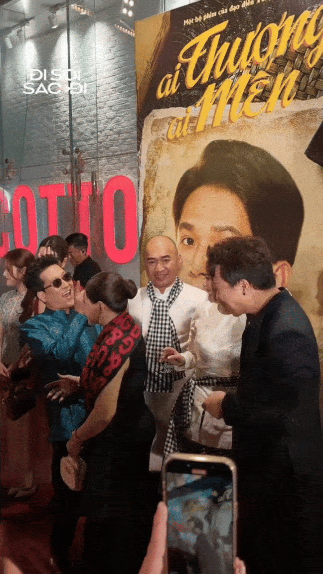 Hành động của Trấn Thành với Trường Giang trên thảm đỏ gây xôn xao cõi mạng- Ảnh 1.